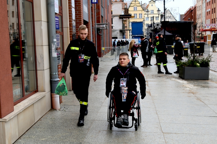 WOŚP gra w Elblągu. Na ulicach miasta kwestuje 450 wolontariuszy