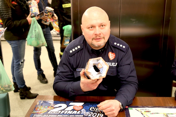 WOŚP gra w Elblągu. Na ulicach miasta kwestuje 450 wolontariuszy