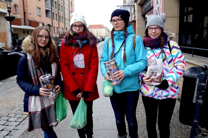 WOŚP gra w Elblągu. Na ulicach miasta kwestuje 450 wolontariuszy