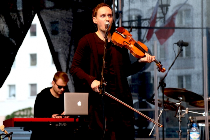 Wspaniały koncert na Starym Rynku. Kasia Moś z Elbląską Orkiestrą Kameralną zachwyciła elblążan