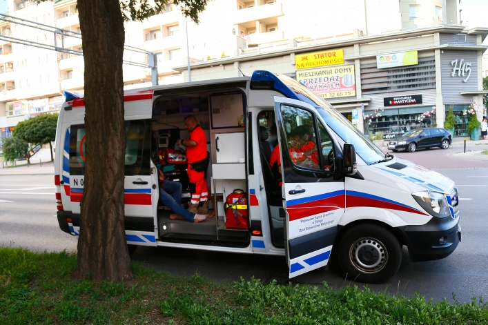 Wyciek niebezpiecznej substancji w pralni przy ul. Hetmańskiej. Dwie osoby w szpitalu