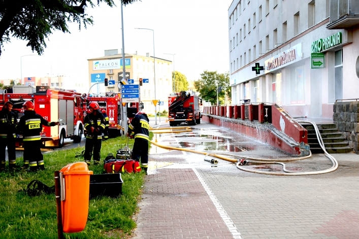Wyciek niebezpiecznej substancji w pralni przy ul. Hetmańskiej. Dwie osoby w szpitalu