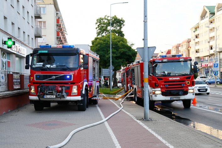 Wyciek niebezpiecznej substancji w pralni przy ul. Hetmańskiej. Dwie osoby w szpitalu
