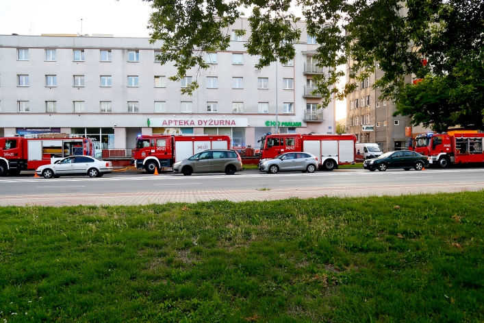 Wyciek niebezpiecznej substancji w pralni przy ul. Hetmańskiej. Dwie osoby w szpitalu
