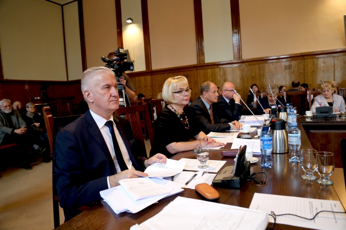 Wyjątkowa sesja Rady Miasta Elbląga z udziałem ministra. 