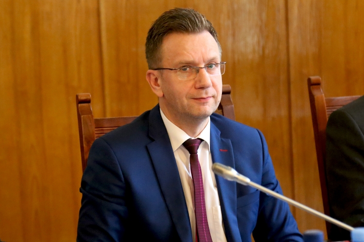 Wyjątkowa sesja Rady Miasta Elbląga z udziałem ministra. 