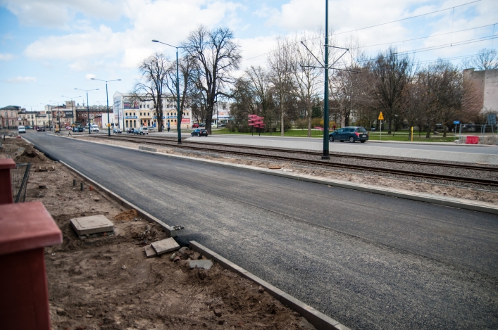 Wylano asfalt na ul. Pocztowej. Czy Eurovia skończy budowę w terminie?