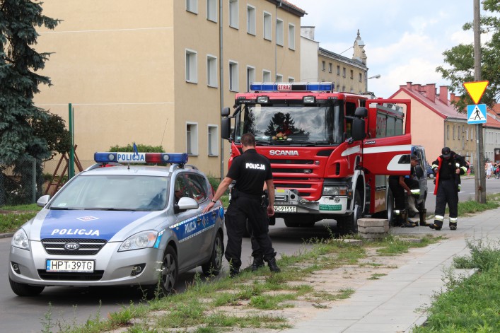 Wyłowiono ciało z sadzawki przy ul. Grochowskiej / Orlej. Policja ustala przyczyny utonięcia