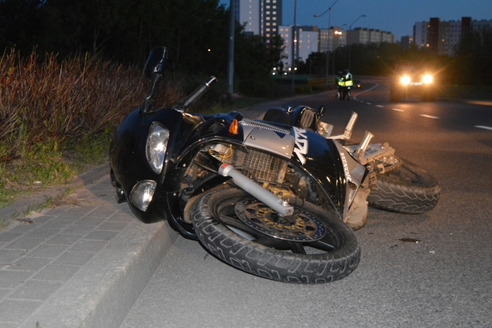 Wypadek motocyklisty na al. Jana Pawła II (+ zdjęcia)