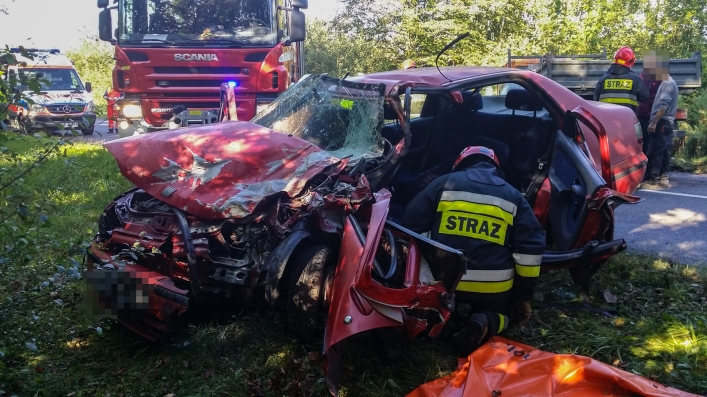 Wypadek na drodze krajowej 504. Kierowca w ciężkim stanie
