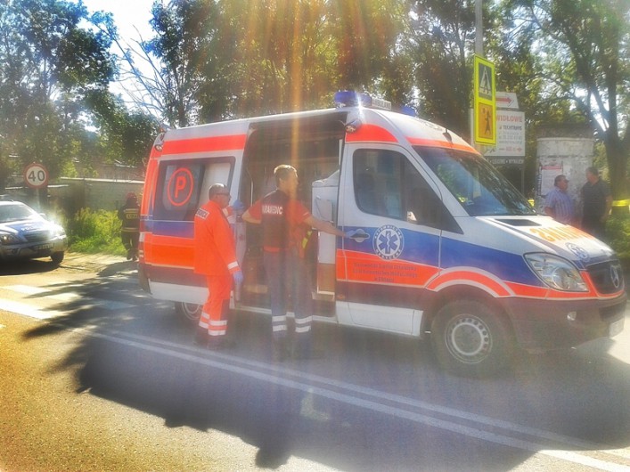 Wypadek na Grochowskiej. Zderzenie dwóch samochodów