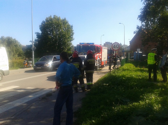 Wypadek na Grochowskiej. Zderzenie dwóch samochodów