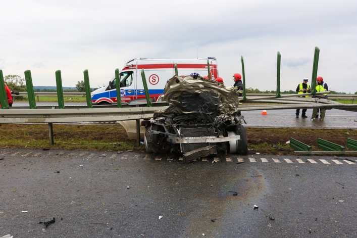Wypadek na S7, dwie osoby w ciężkim stanie