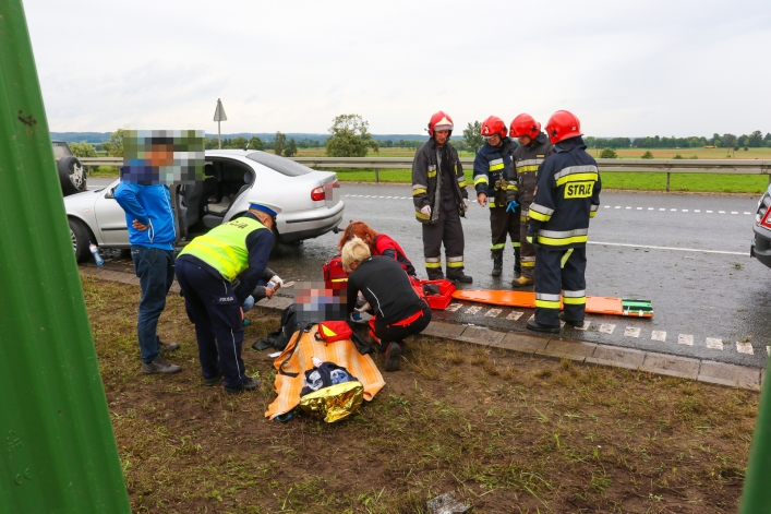 Wypadek na S7, dwie osoby w ciężkim stanie
