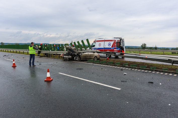 Wypadek na S7, dwie osoby w ciężkim stanie
