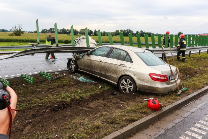 Wypadek na S7, dwie osoby w ciężkim stanie