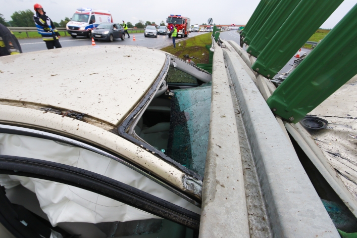 Wypadek na S7, dwie osoby w ciężkim stanie