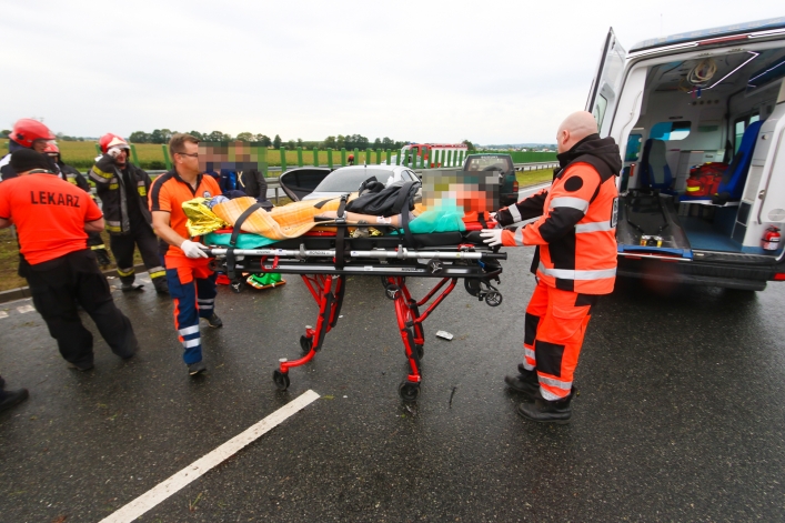 Wypadek na S7, dwie osoby w ciężkim stanie