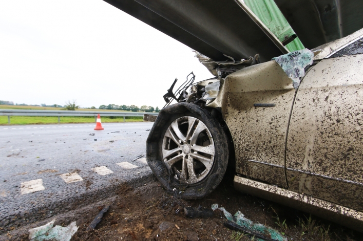 Wypadek na S7, dwie osoby w ciężkim stanie