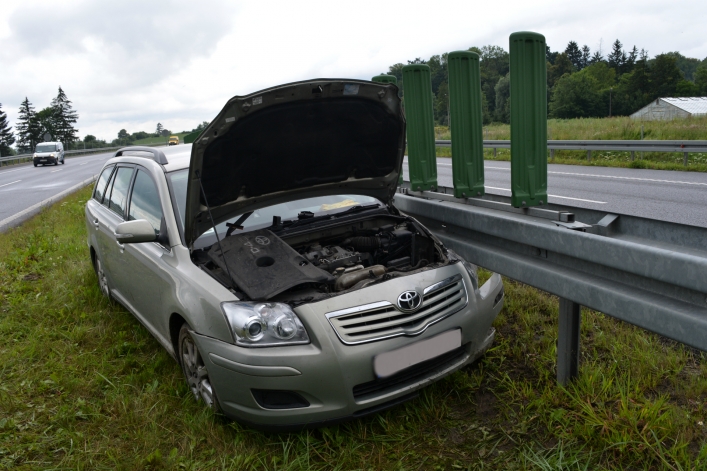 Wypadek na S7. Mężczyzna zasłabł za kierownicą (+ zdjęcia)