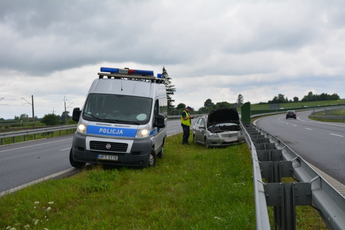 Wypadek na S7. Mężczyzna zasłabł za kierownicą (+ zdjęcia)