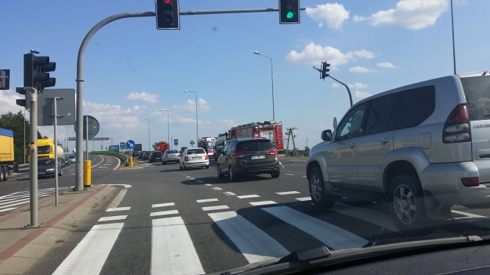 Wypadek na siódemce. Dwójka dzieci w szpitalu
