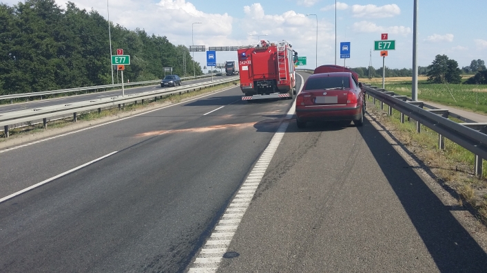 Wypadek na siódemce. Dwójka dzieci w szpitalu