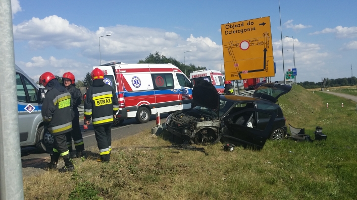 Wypadek na siódemce. Dwójka dzieci w szpitalu