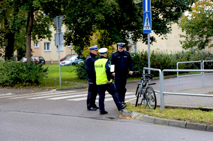 Wypadek na ul. Mickiewicza. Mężczyzna w stanie ciężkim w szpita;u