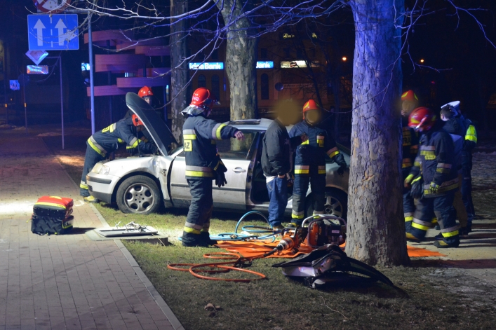 Wypadek przy Placu Słowiańskim. Młody kierowca w szpitalu (+ zdjęcia)