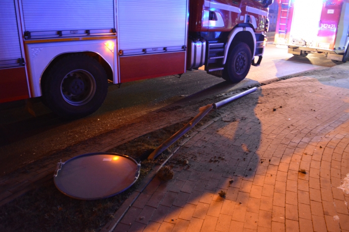 Wypadek przy Placu Słowiańskim. Młody kierowca w szpitalu (+ zdjęcia)