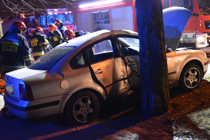 Wypadek przy Placu Słowiańskim. Młody kierowca w szpitalu (+ zdjęcia)