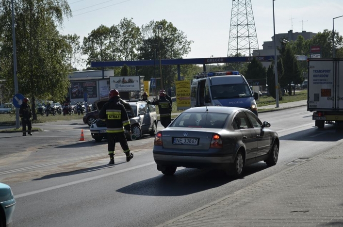 Wypadek przy szpitalu. Poszkodowana ciężarna kobieta