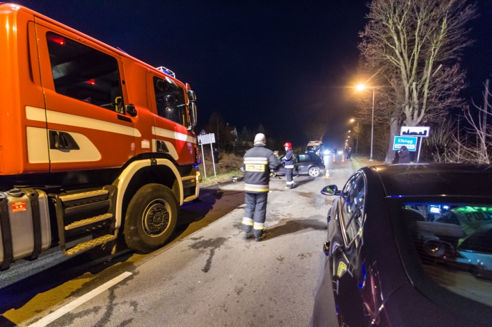Wypadek w Dąbrowie. 7 osób rannych