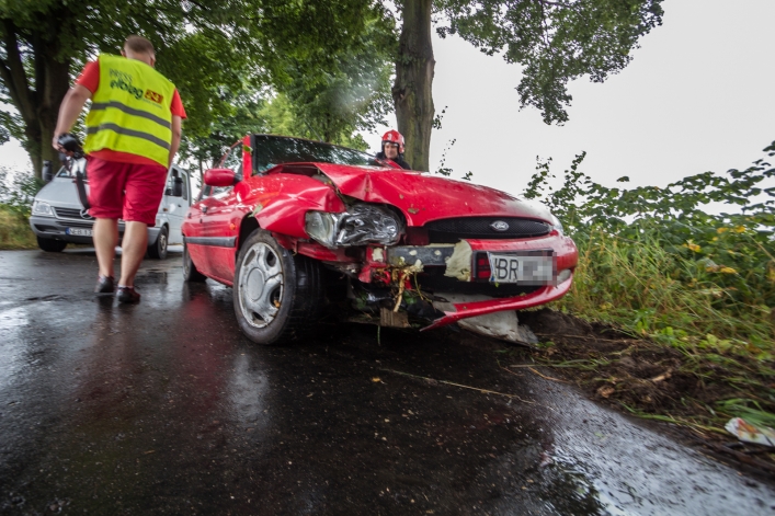 Wypadek za Pasłękiem. Kierująca straciła panowanie nad samochodem