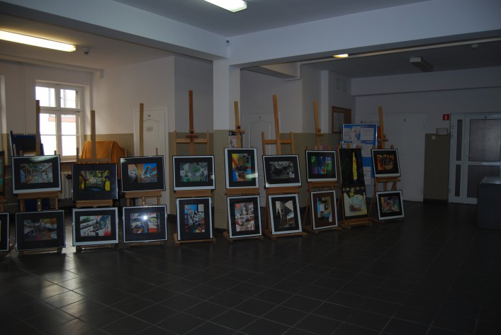 Wystawa ARTkomunikacja w Instytucie Pedagogiczno-Językowym