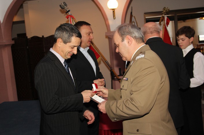 XXI Opłatek Pojednania. Msza święta, odznaczenia i medale, a na koniec uroczysty obiad