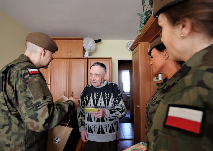 Z życzeniami wielkanocnymi u kombatantów