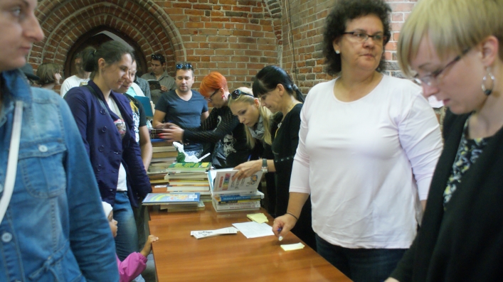 Za nami kiermasz książek w bibliotece. Zobacz naszą fotorelację