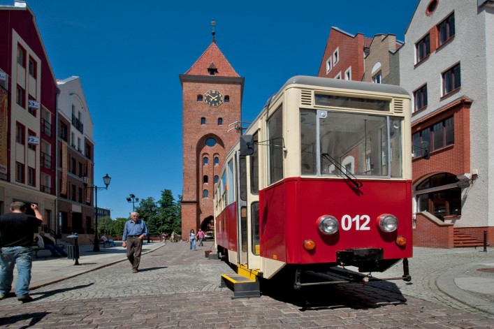 Zabytkowy tramwaj stanął pod Bramą Targową