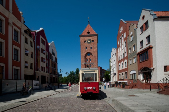 Zabytkowy tramwaj stanął pod Bramą Targową
