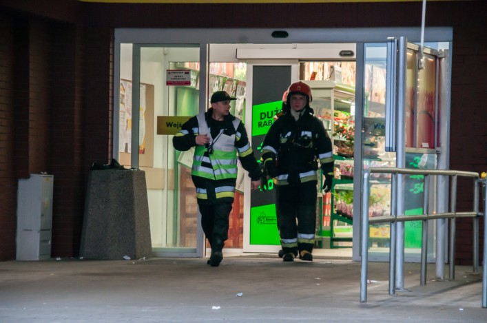 Zadymienie w Biedronce na Żeromskiego! Trwa akcja ratunkowa