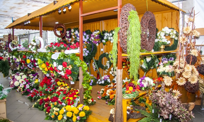 Zaplanuj zakupy na Dzień Wszystkich Świętych już dziś