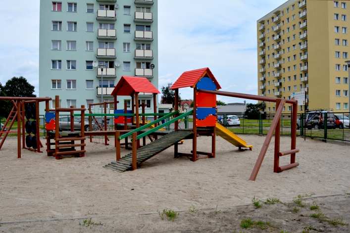 Zatorze. Setki dzieci cieszą się już z nowego placu zabaw