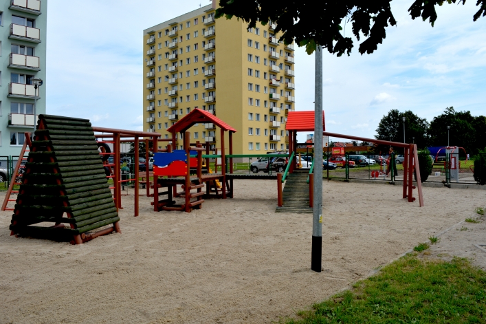Zatorze. Setki dzieci cieszą się już z nowego placu zabaw