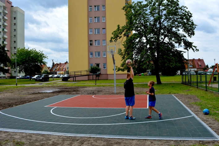Zatorze. Setki dzieci cieszą się już z nowego placu zabaw