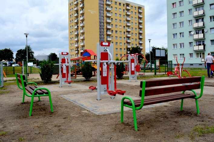 Zatorze. Setki dzieci cieszą się już z nowego placu zabaw