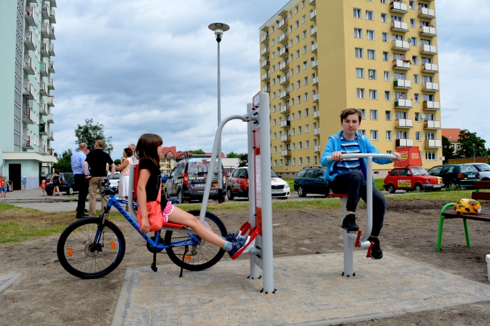 Zatorze. Setki dzieci cieszą się już z nowego placu zabaw