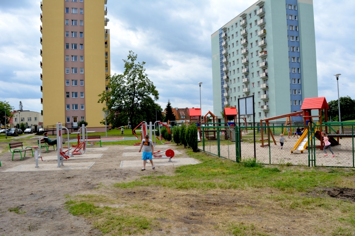 Zatorze. Setki dzieci cieszą się już z nowego placu zabaw