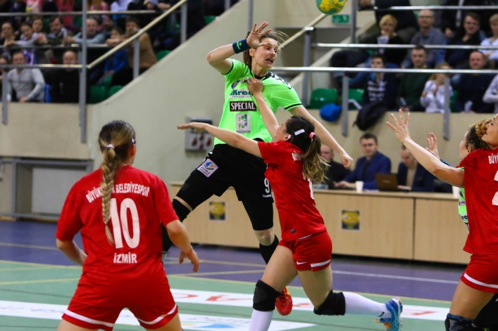Zderzenie kultur. Start 60 minut od półfinału